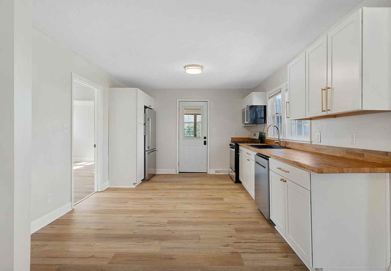 1337 N Rhyne St #1 - Photo 4 of 13