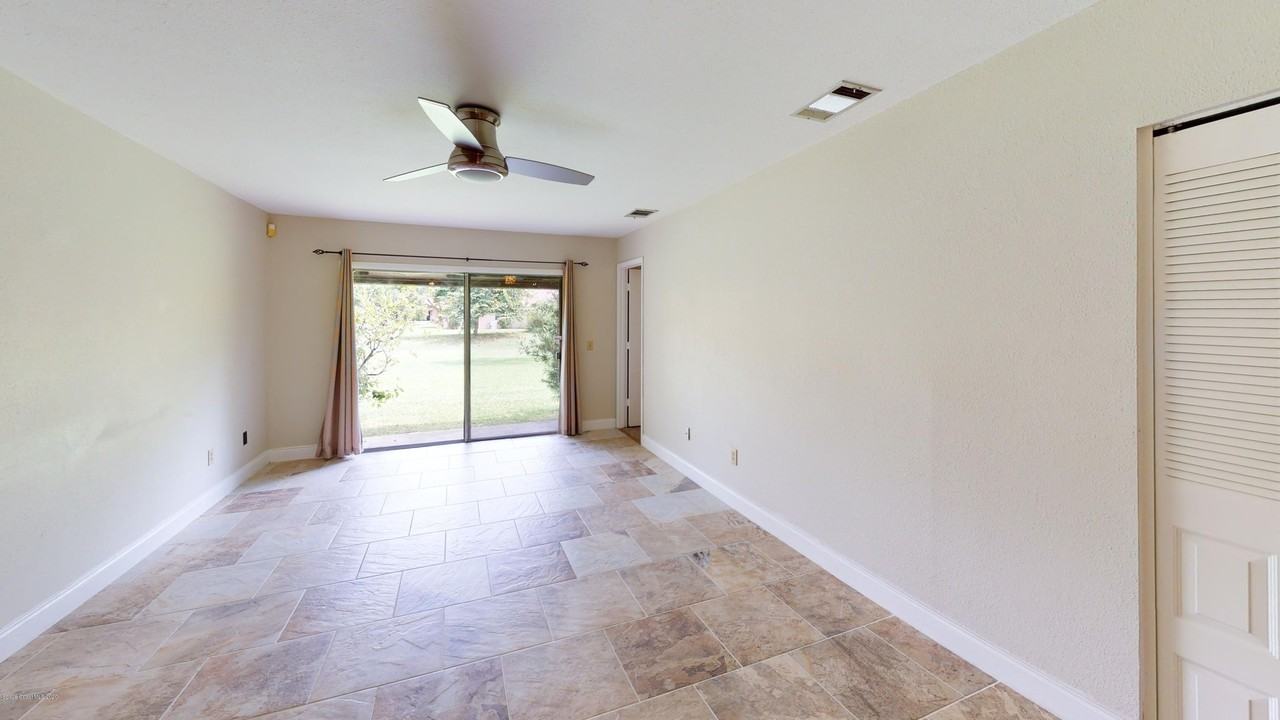1527 Waldorf Cir Ne - Photo 5 of 29