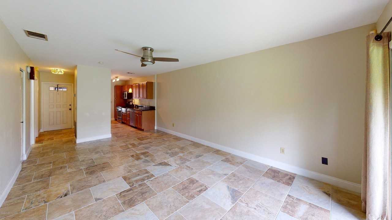 1527 Waldorf Cir Ne - Photo 6 of 29