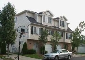 40 Hemlock Ln - Photo 1 of 1