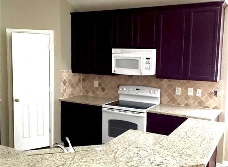 5525 Overland Dr - Photo 6 of 11
