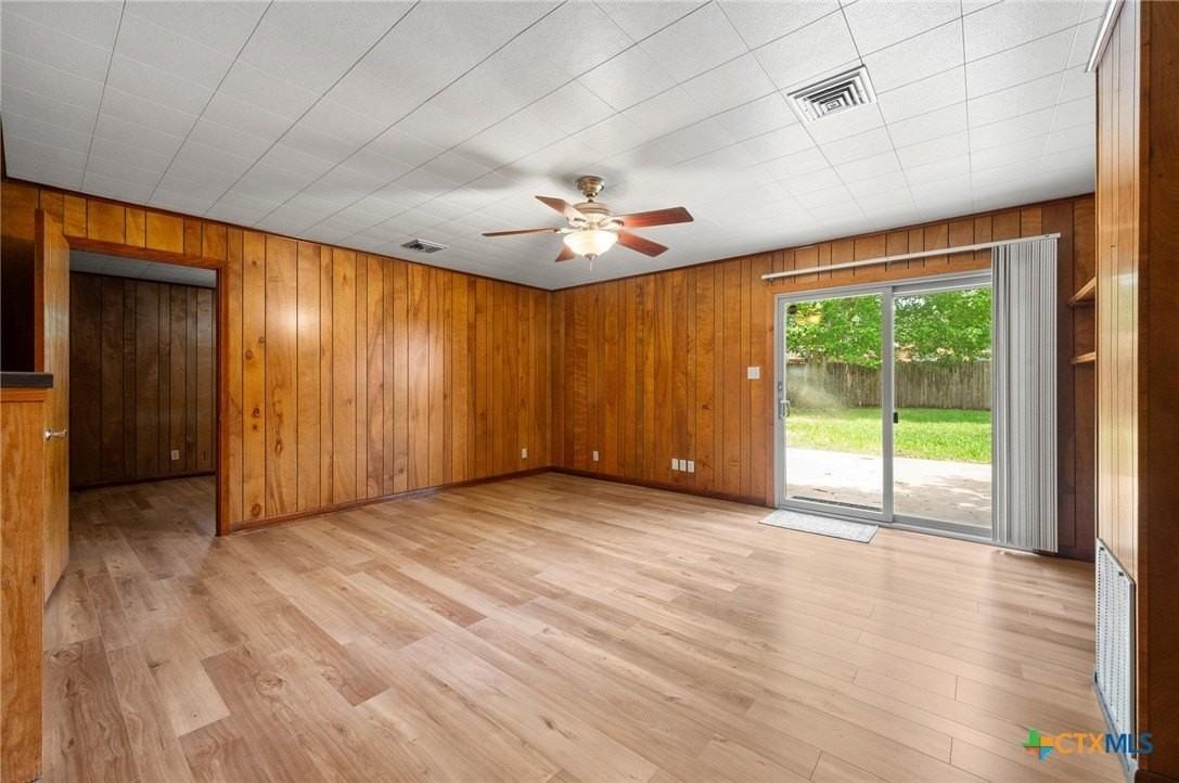 201 Hillcrest Dr - Photo 6 of 20
