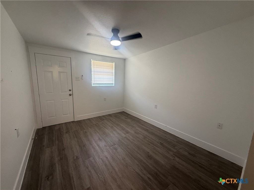 1007 Hackberry St #A - Photo 3 of 8