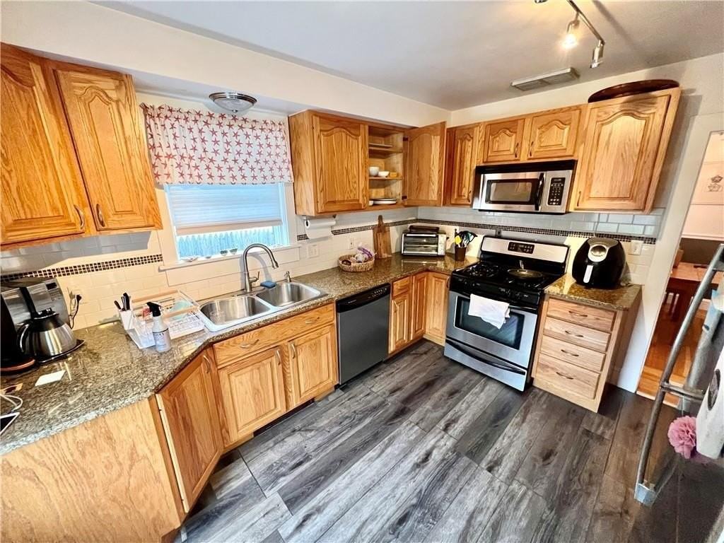 7 Watson St - Photo 3 of 14