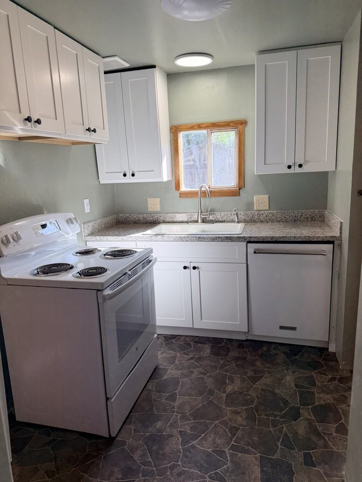 4015 South Thompson Avenue - Photo 7 of 18