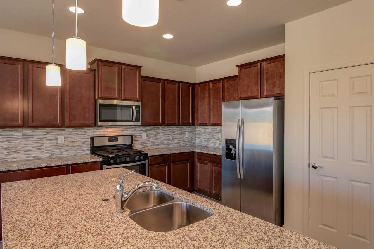 11965 N Renoir Way - Photo 3 of 8