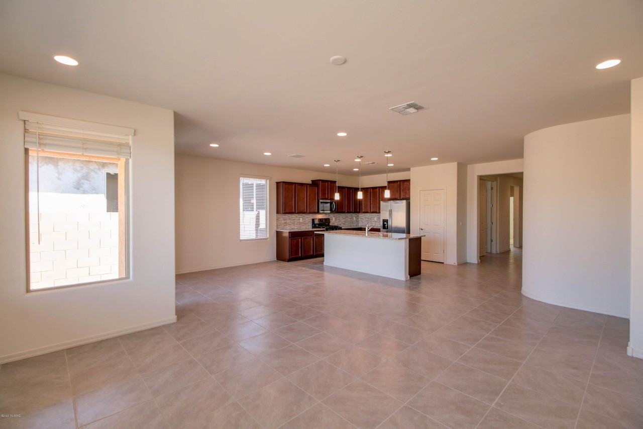 11965 N Renoir Way - Photo 4 of 8