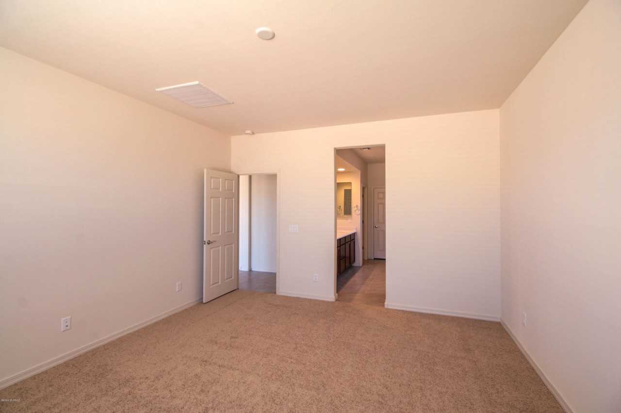 11965 N Renoir Way - Photo 5 of 8