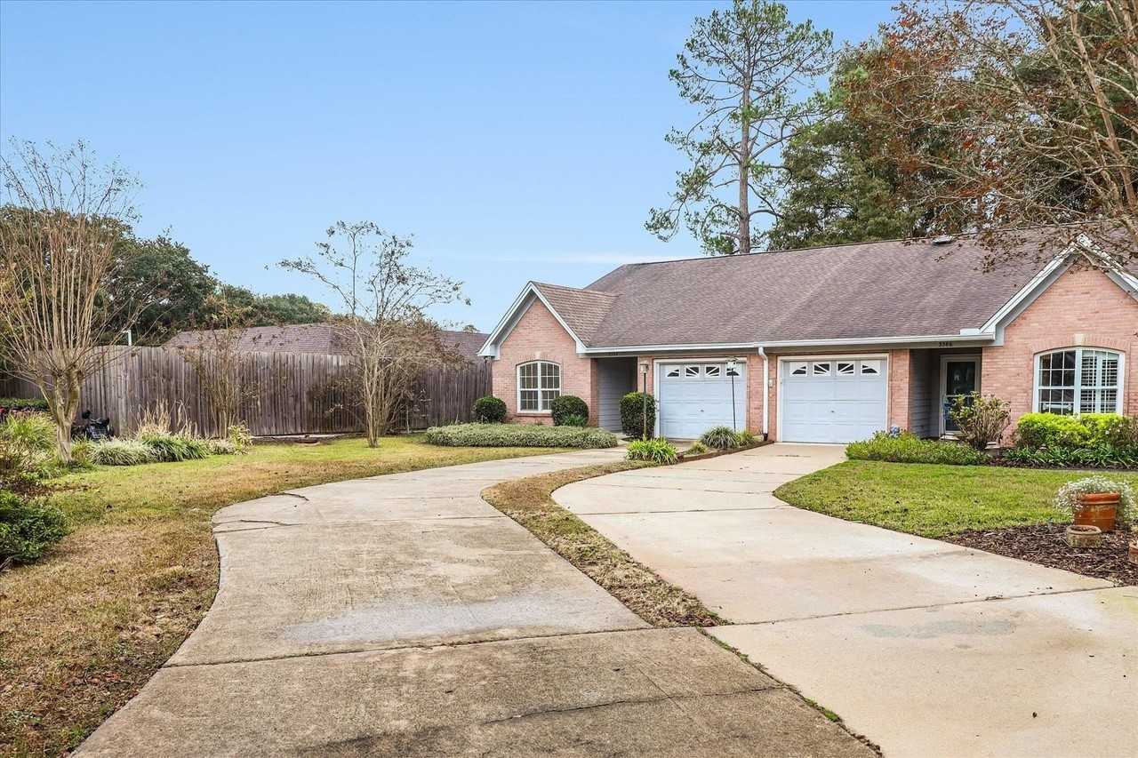 3588 Wexford Ct - Photo 4 of 45