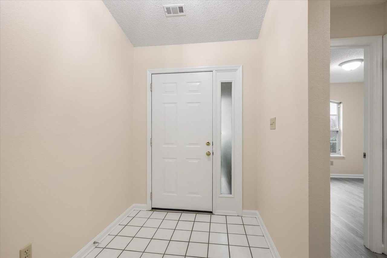 3588 Wexford Ct - Photo 6 of 45