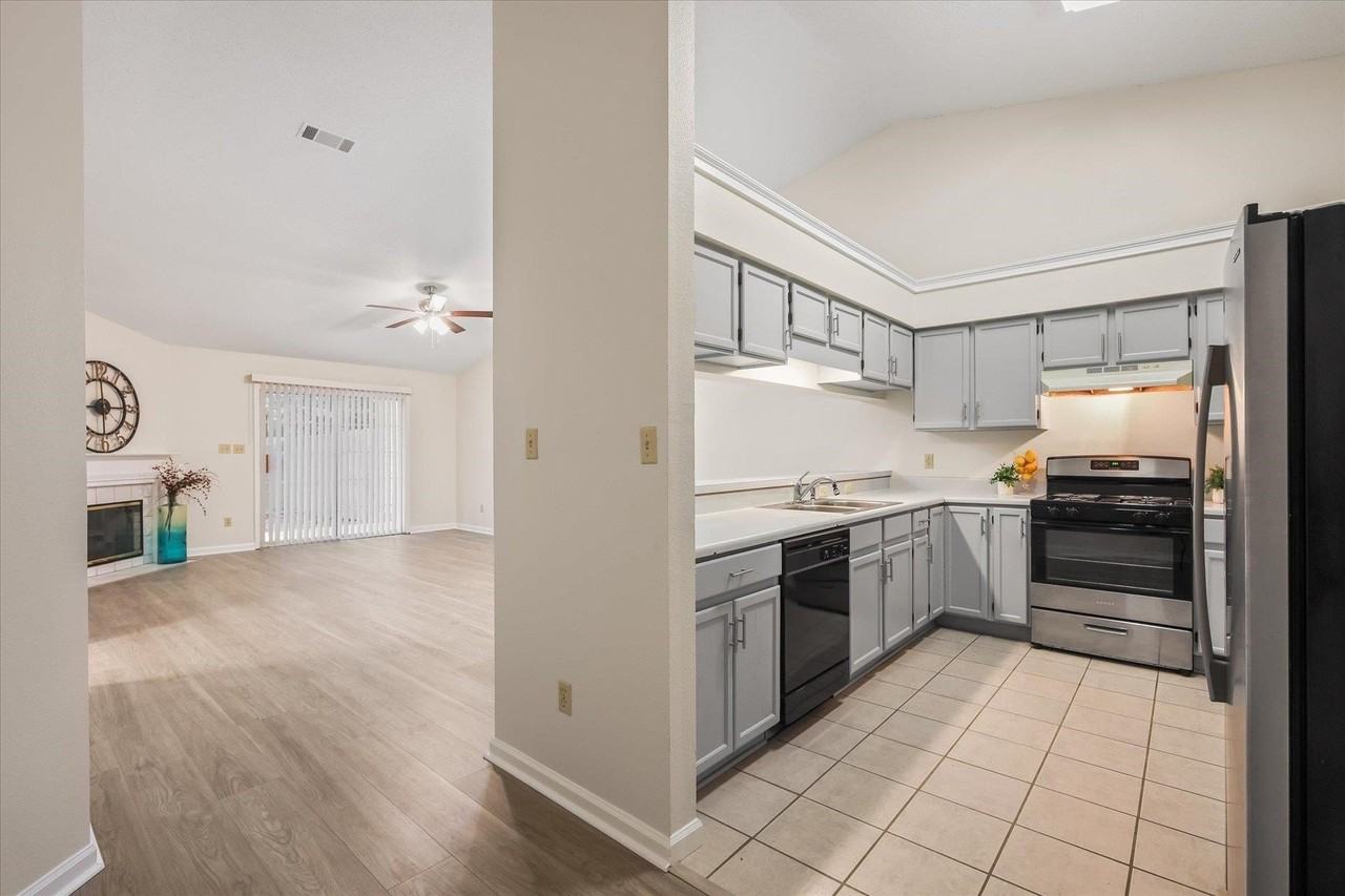 3588 Wexford Ct - Photo 7 of 45