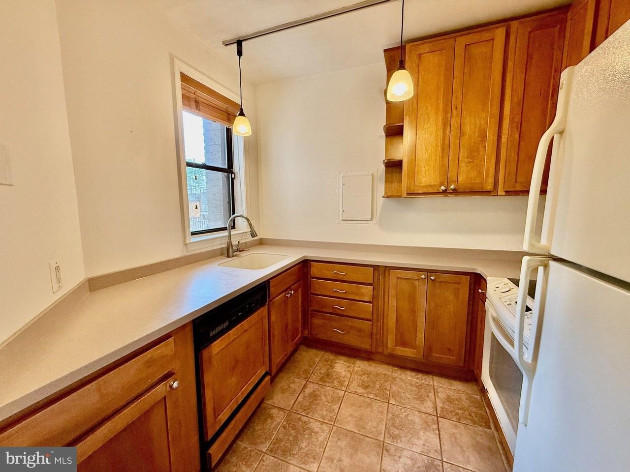 2310 Ashmead Pl Nw #106 - Photo 7 of 15