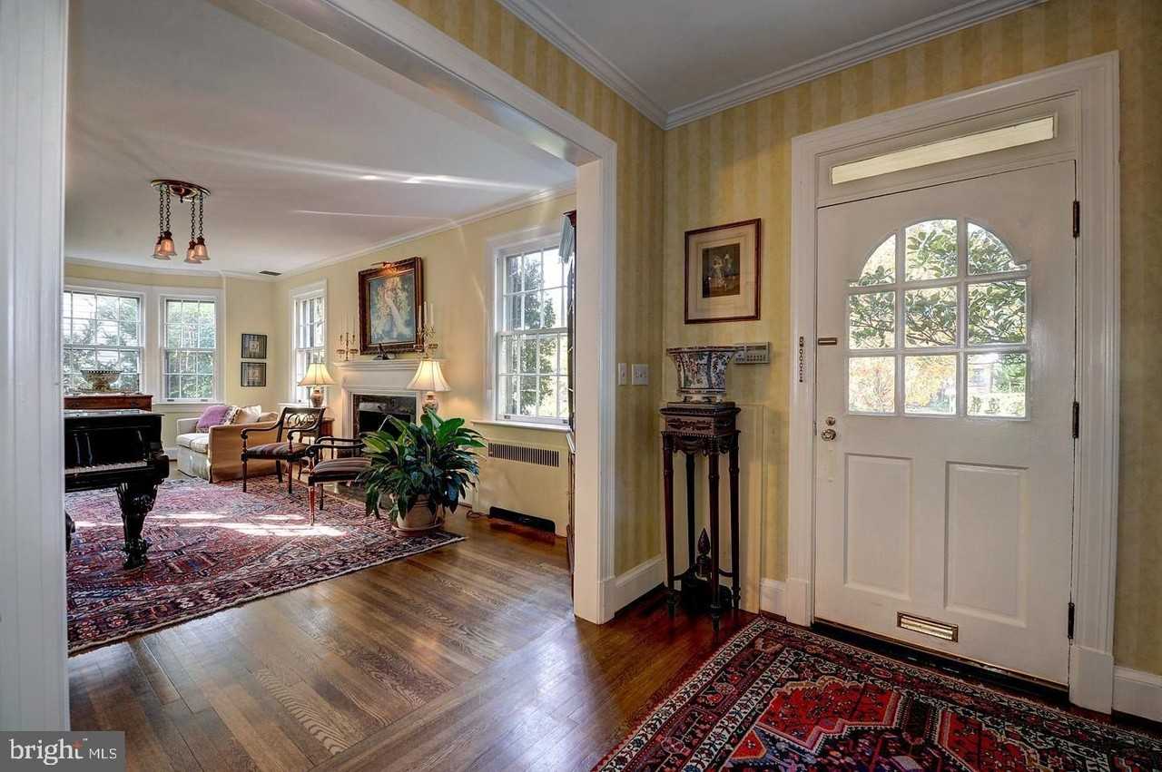 4007 18th St Nw - Photo 3 of 20