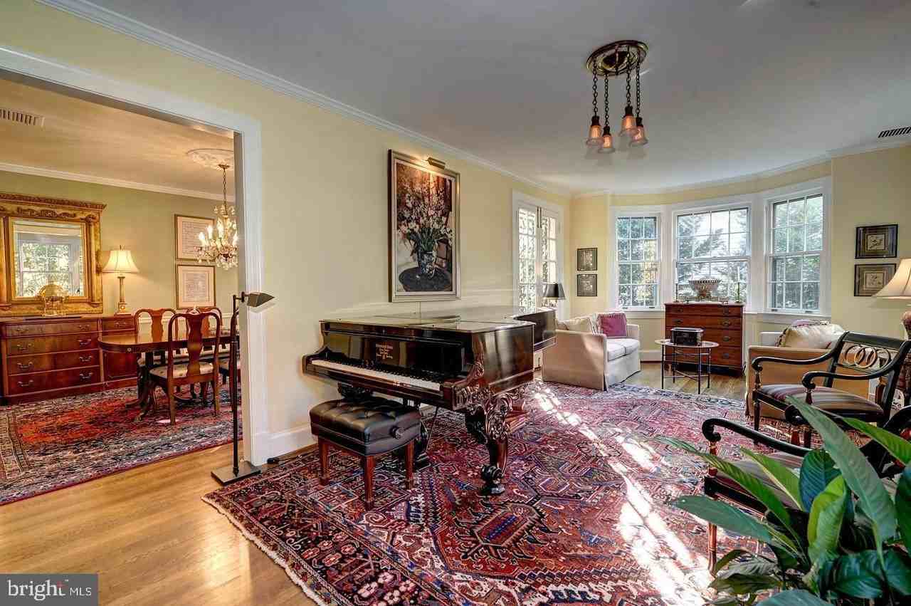 4007 18th St Nw - Photo 4 of 20