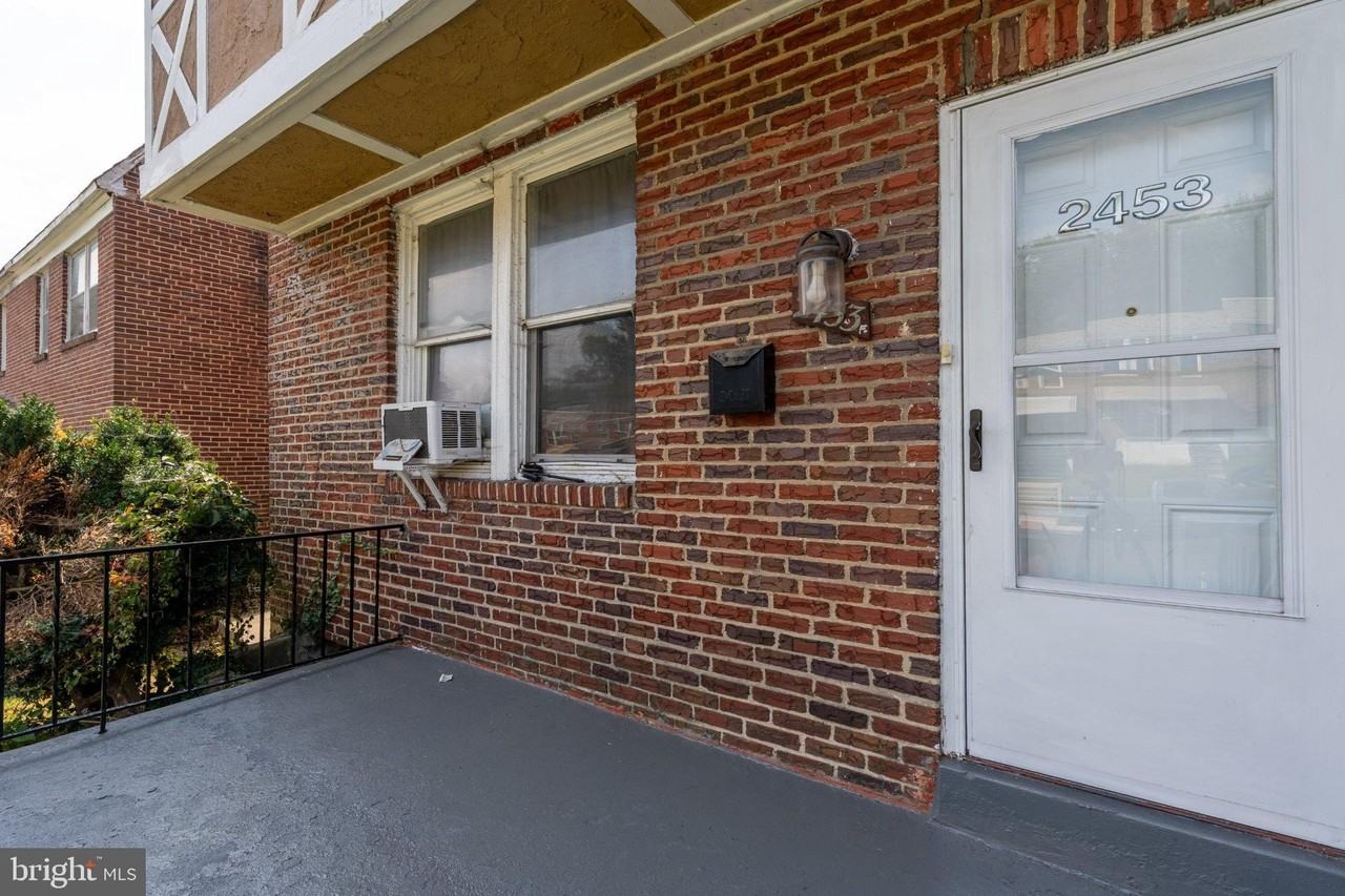 2453 W Cold Spring Ln - Photo 3 of 27
