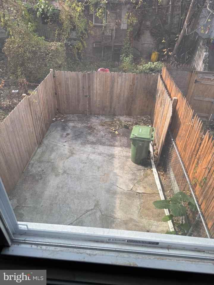 1628 N Wolfe St - Photo 7 of 16