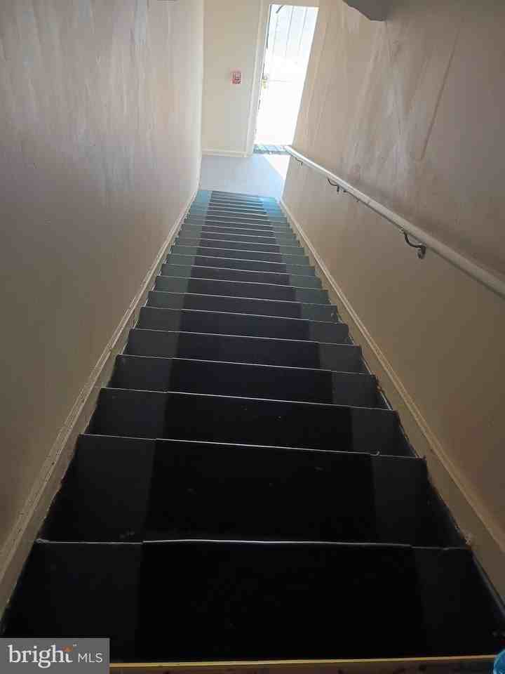 705 Poplar Grove St - Photo 2 of 23