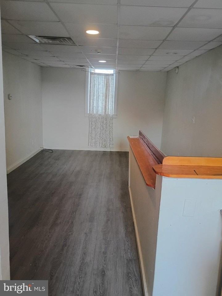 705 Poplar Grove St - Photo 3 of 23