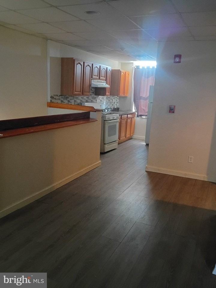 705 Poplar Grove St - Photo 7 of 23