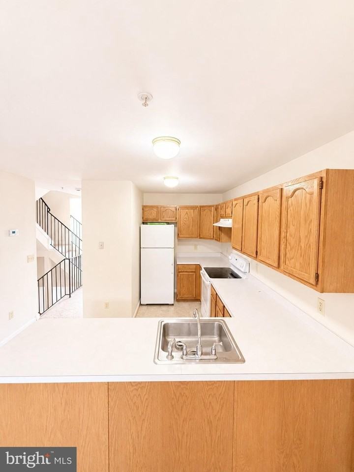 3633 Harbor Rd - Photo 5 of 15