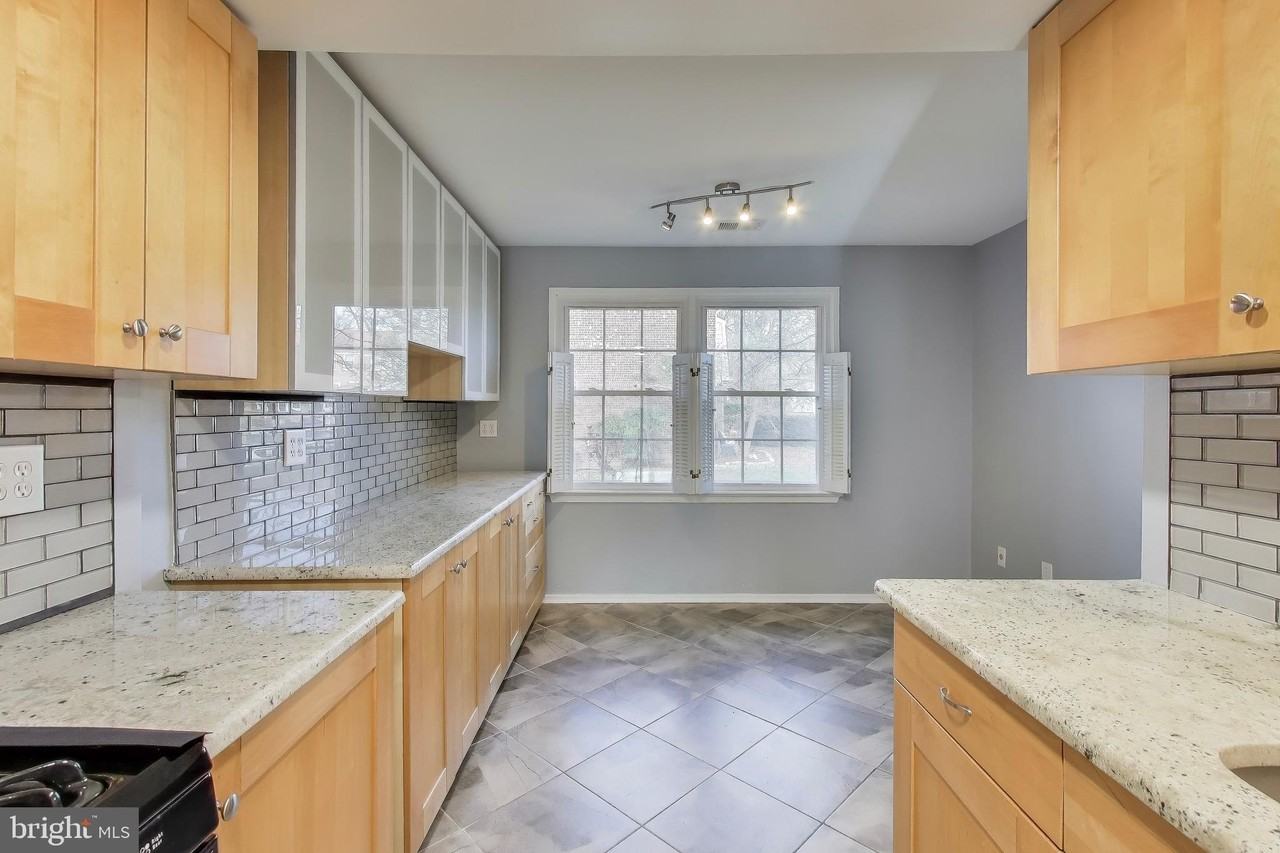 5769 Yellowrose Ct - Photo 5 of 30