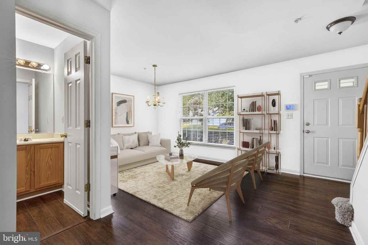 2103 Sayan Ct - Photo 3 of 19