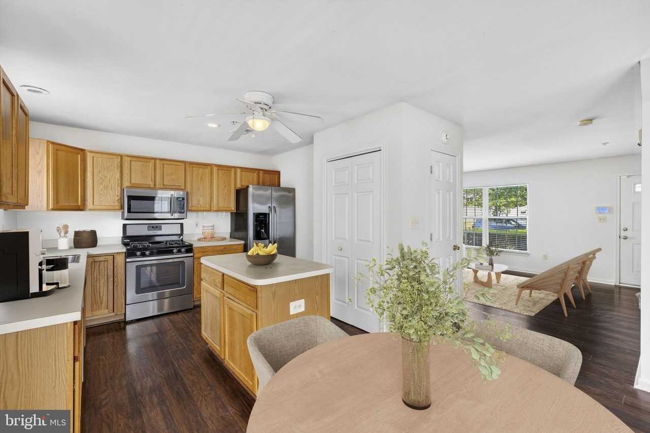 2103 Sayan Ct - Photo 7 of 19