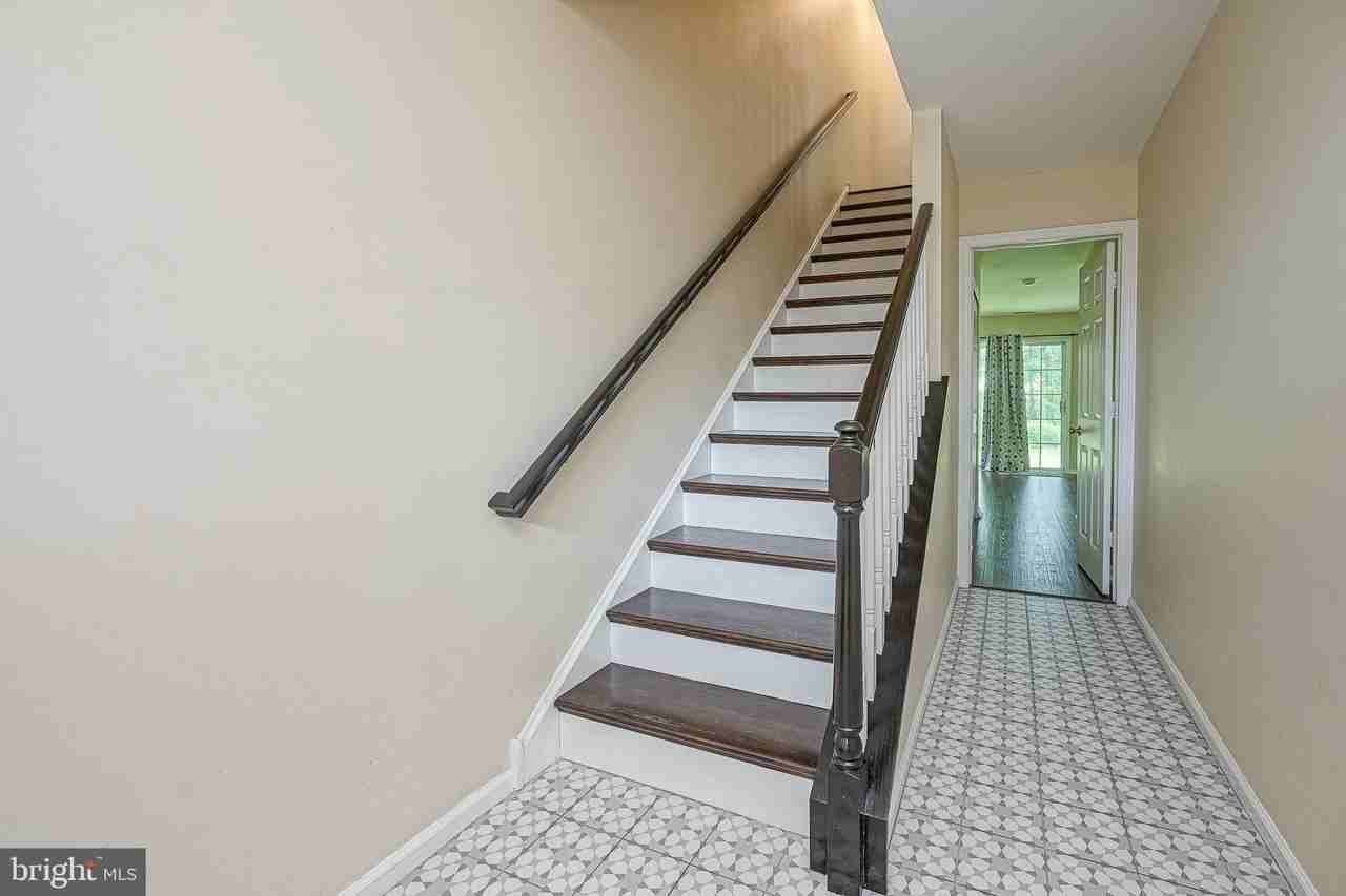 7503 Juniper Ln - Photo 4 of 32