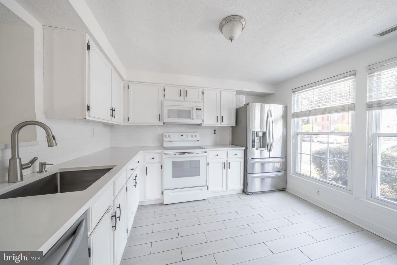 10 Forestview Ct - Photo 7 of 13