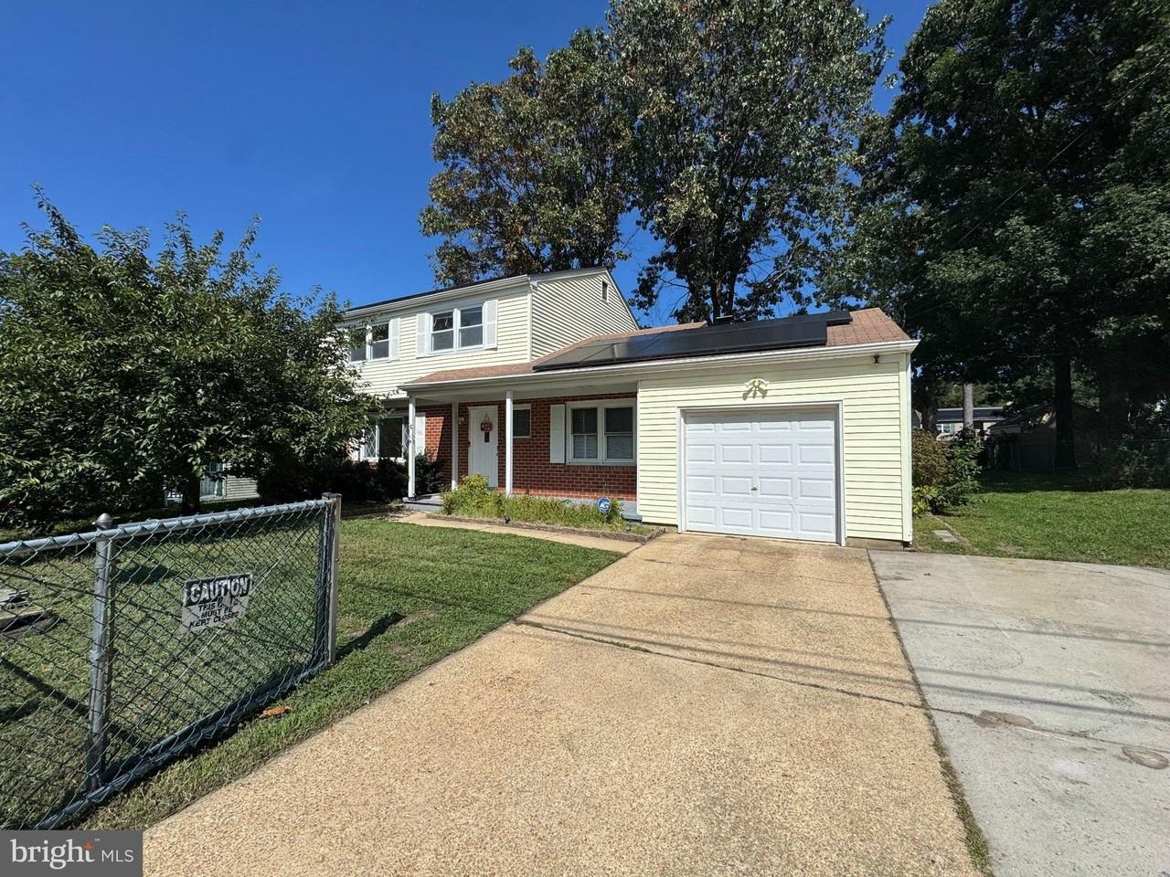 126 Morris St - Photo 2 of 20