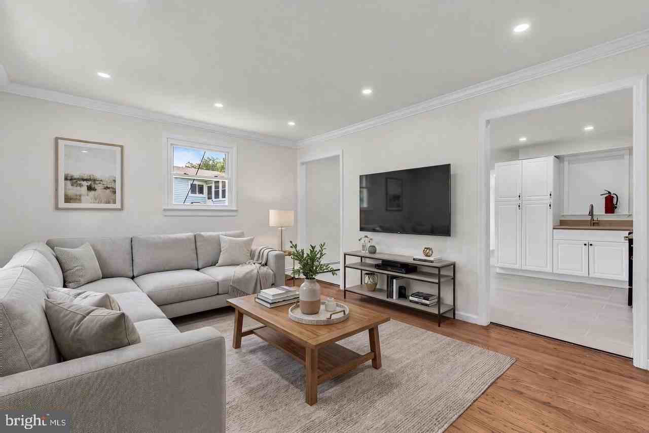 520 W Virginia Rd - Photo 5 of 23