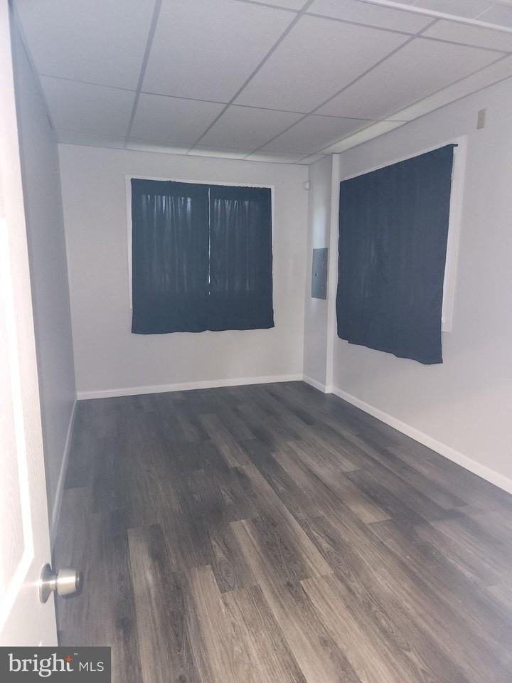 43 E Wheat Rd - Photo 2 of 7