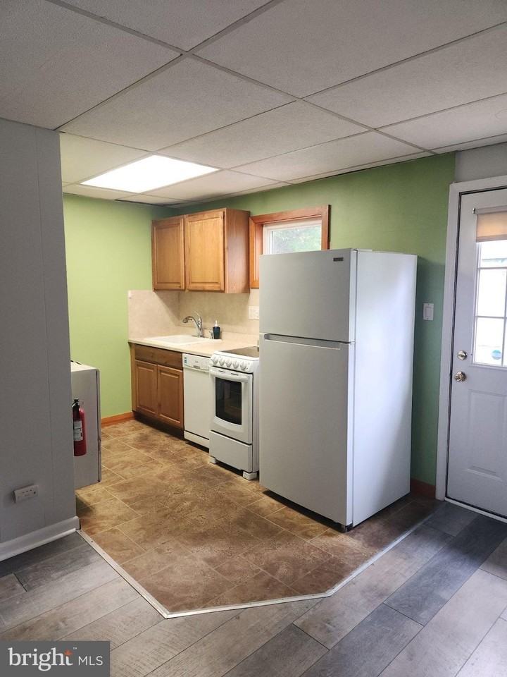 43 E Wheat Rd - Photo 6 of 7