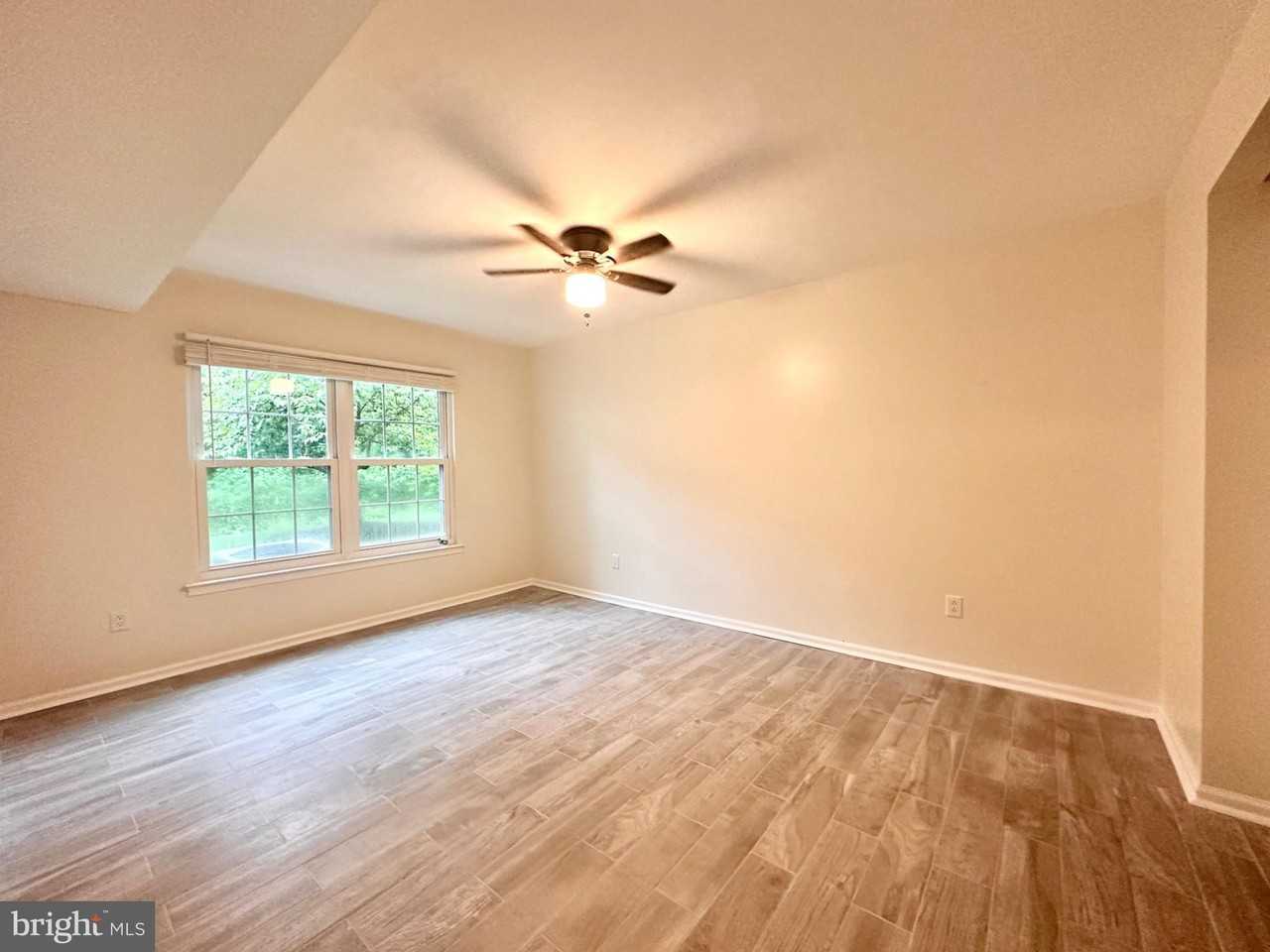 31019 Bennett Pl - Photo 3 of 10