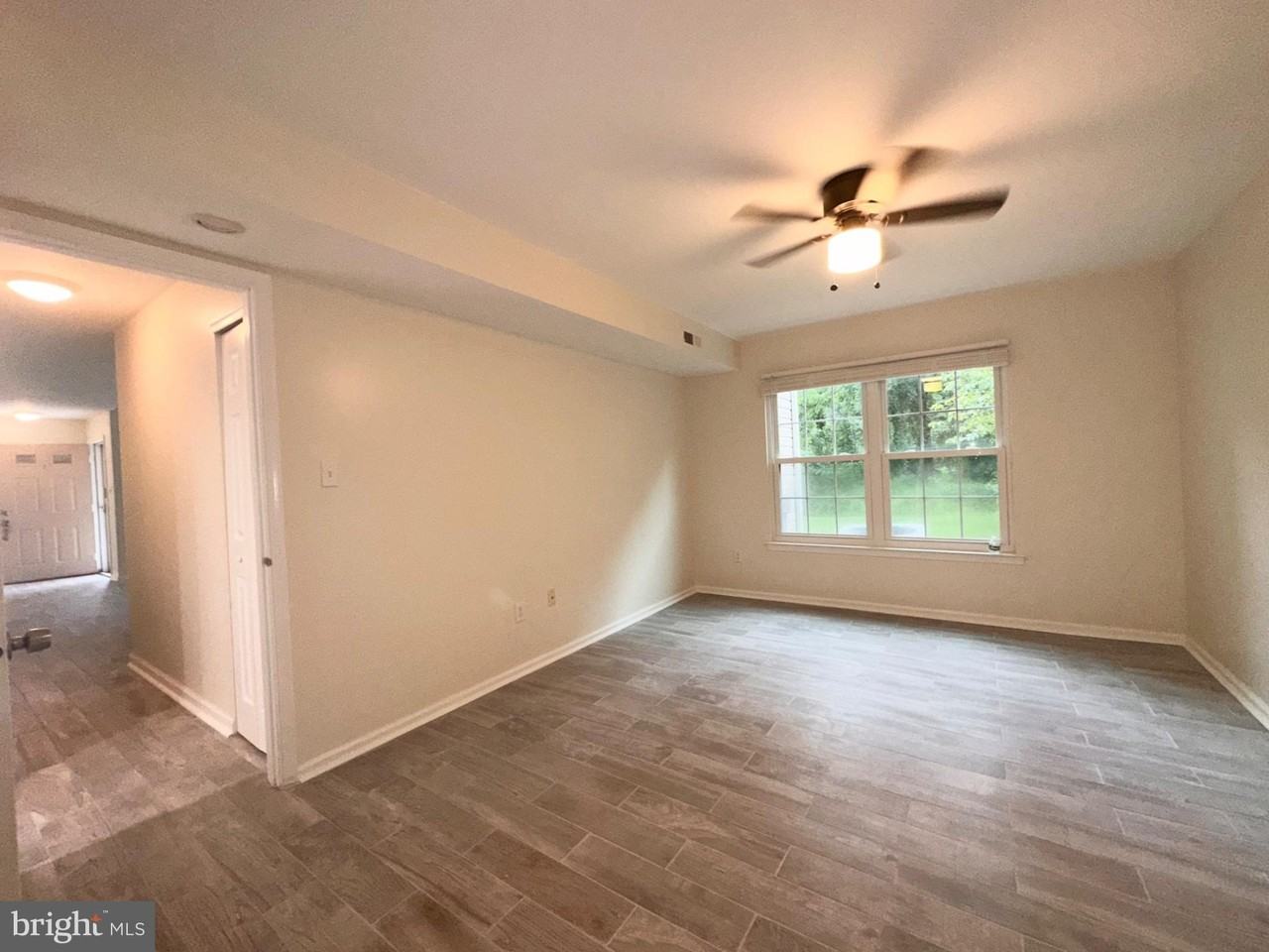 31019 Bennett Pl - Photo 4 of 10