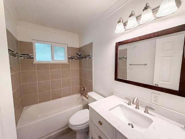 209 Bryan Avenue - Photo 6 of 10