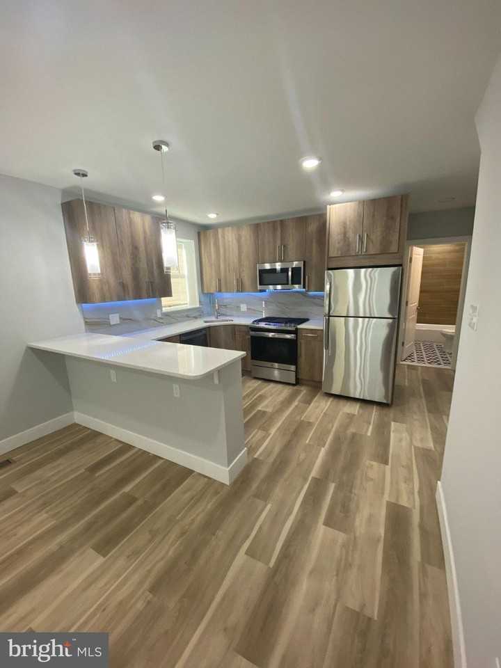 1953 Plymouth St - Photo 2 of 12