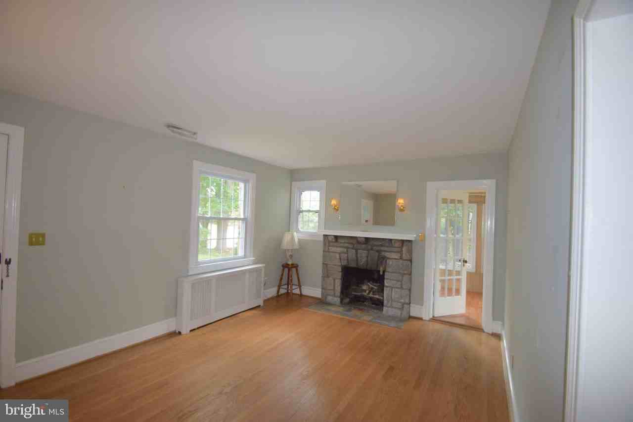 4610 3rd St S - Photo 3 of 40