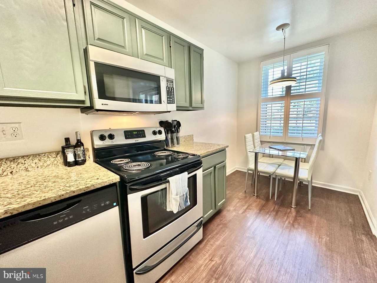 2021 Key Blvd #12617 - Photo 5 of 19