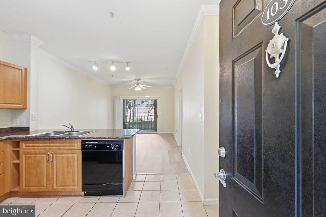 12913 Centre Park Cir #103 - Photo 7 of 48