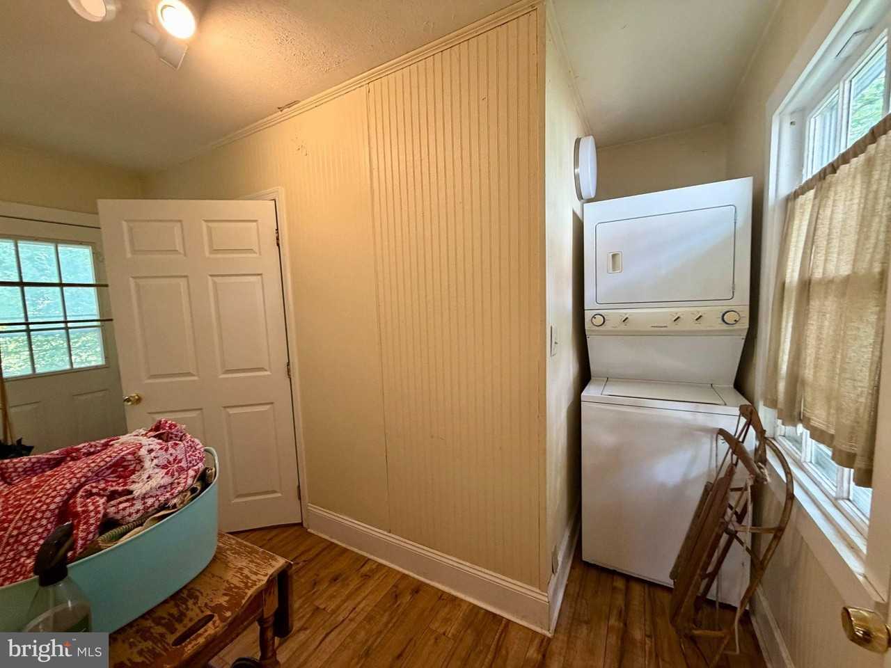 211 E Boscawen St - Photo 5 of 21