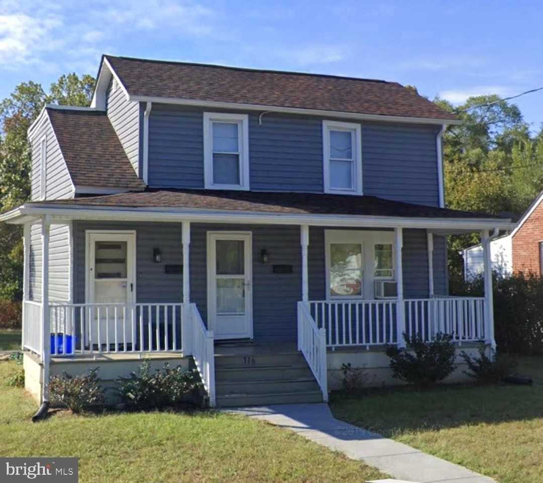 316 W 9th St - Photo 2 of 15