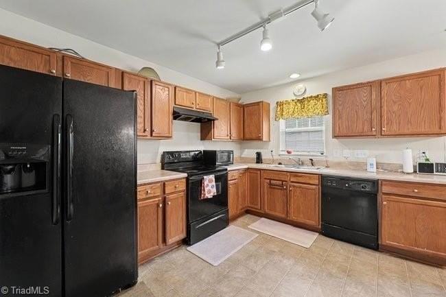 626 Bentley Ln - Photo 4 of 22