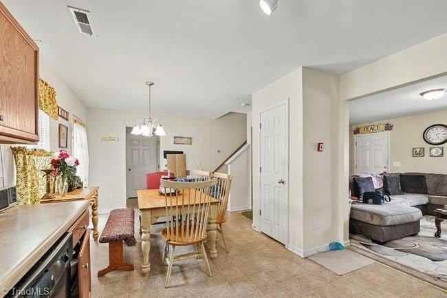 626 Bentley Ln - Photo 5 of 22