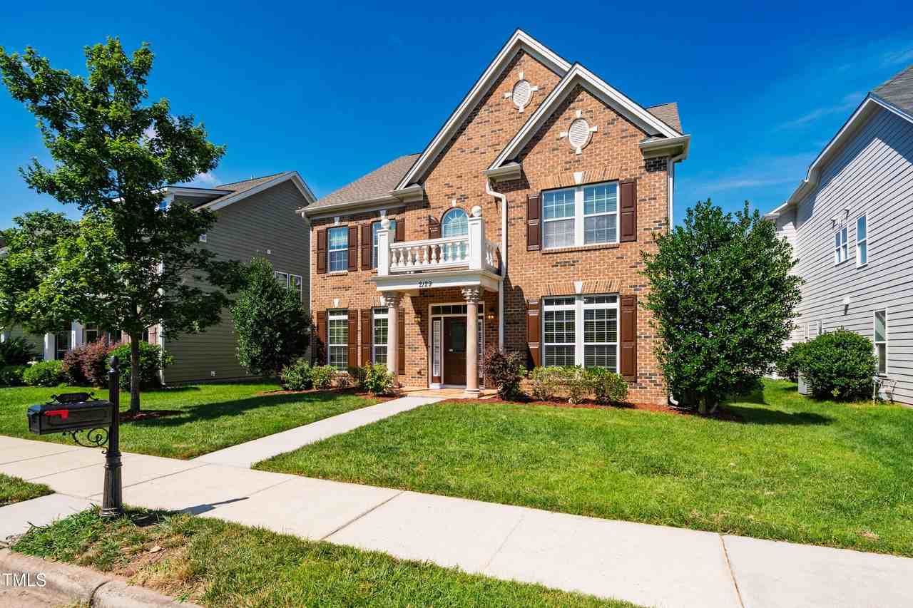 2129 Glade Valley Ln - Photo 2 of 50
