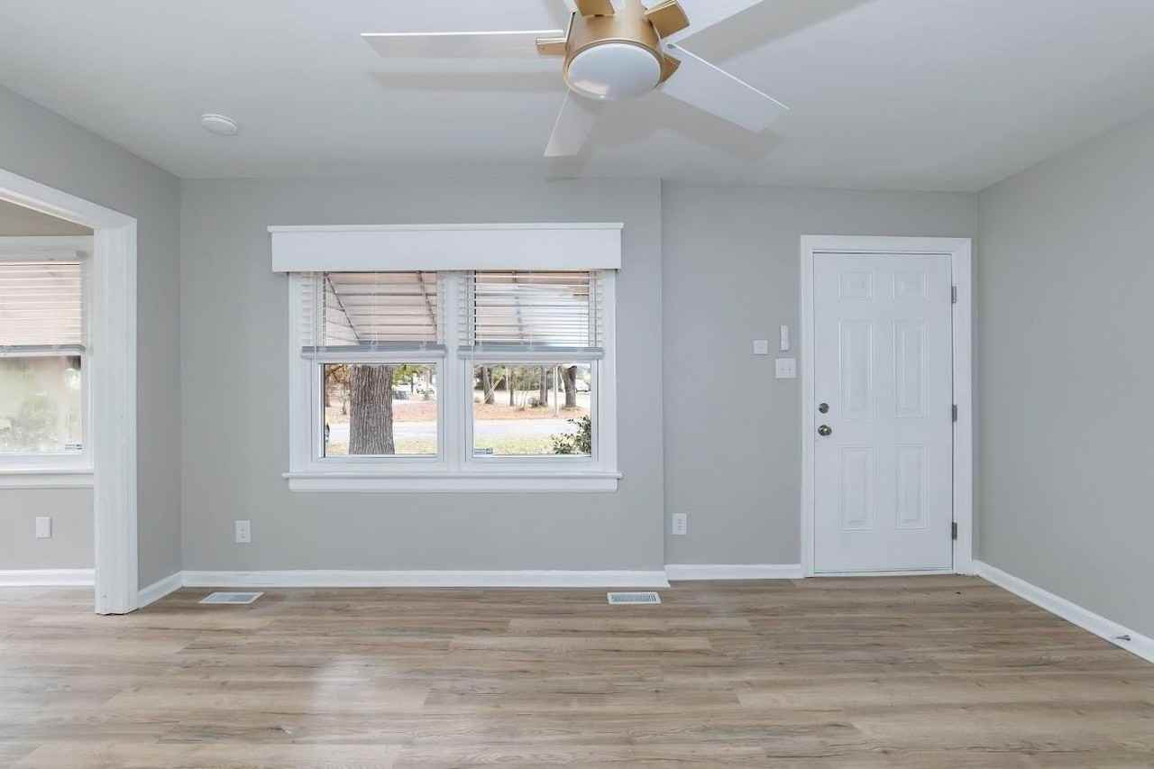 1400 Rosewood Ave - Photo 3 of 17