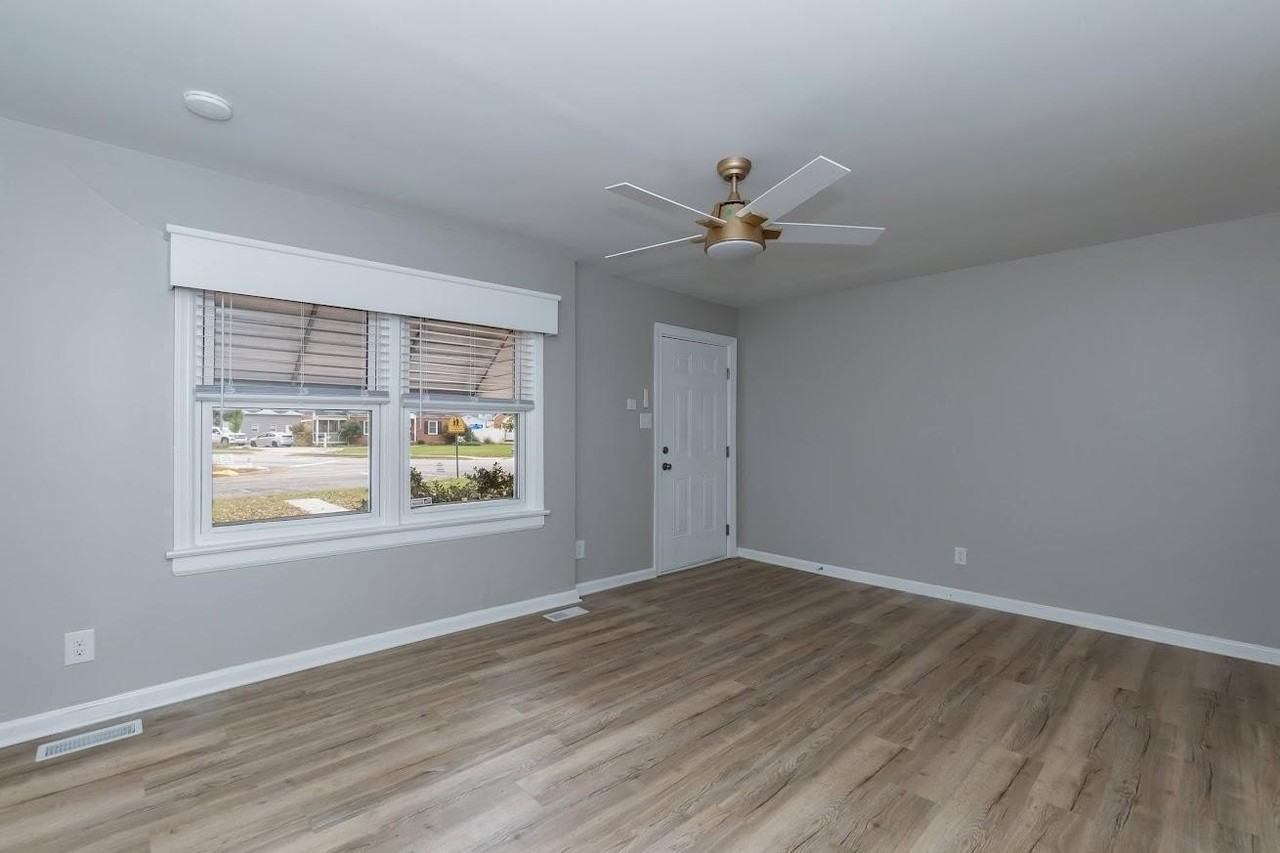 1400 Rosewood Ave - Photo 4 of 17