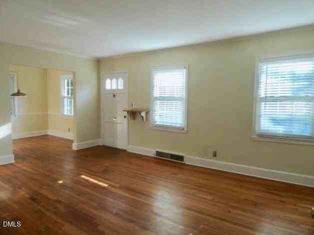 1618 Delaware Ave - Photo 4 of 19