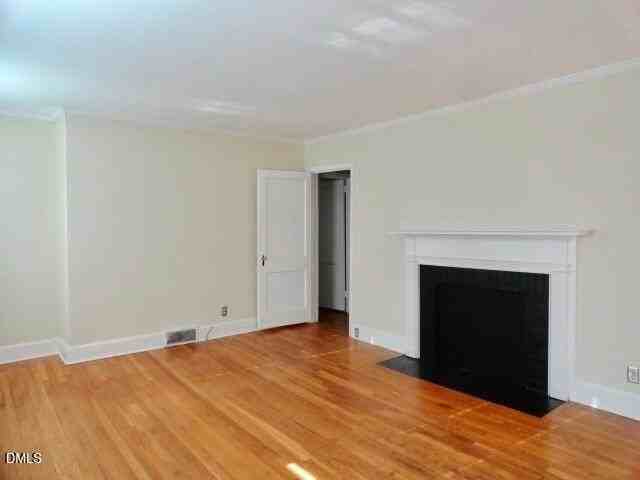 1618 Delaware Ave - Photo 5 of 19