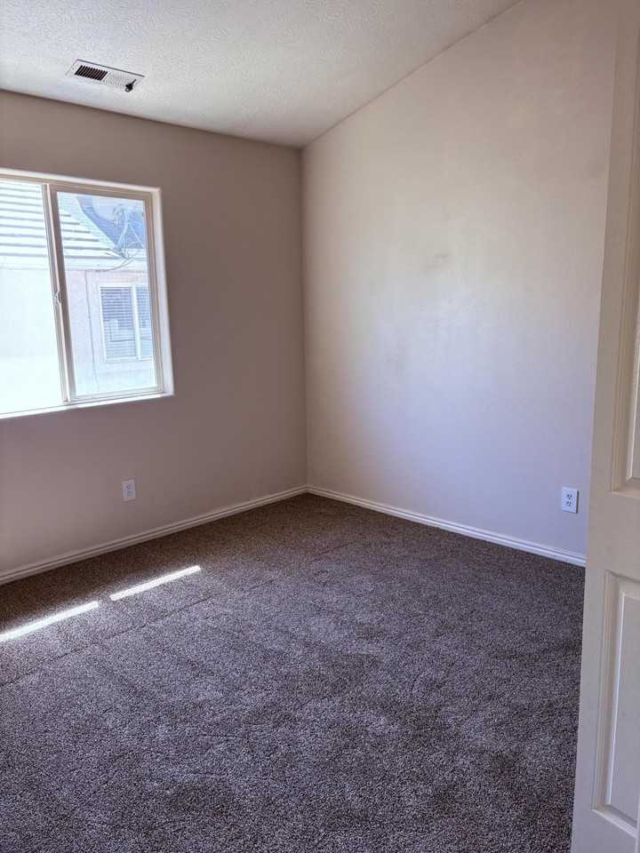 664 N 2720 E #4 - Photo 3 of 5